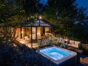 Glass House & SPA - DCA Certified - Terruggia